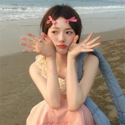 裸女游城